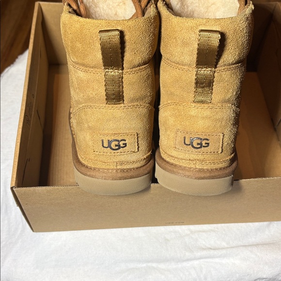 UGG neumel hiker boots - Picture 1 of 4